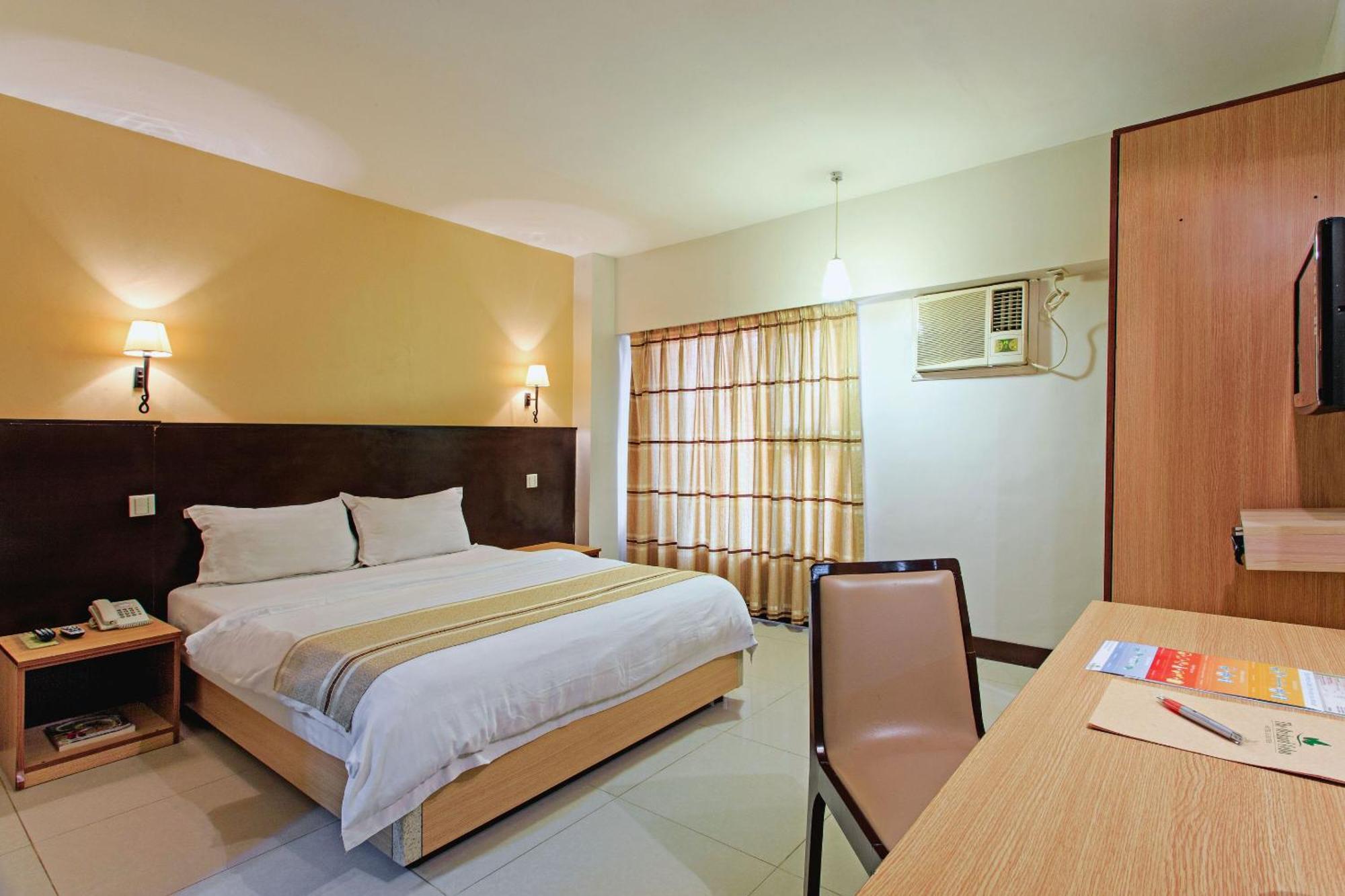 The Orchard Cebu Hotel & Suites Powered By Cocotel Mandaue City Exterior photo