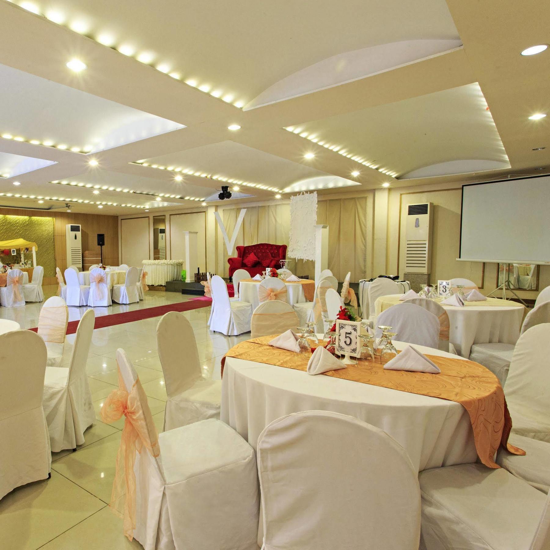 The Orchard Cebu Hotel & Suites Powered By Cocotel Mandaue City Exterior photo